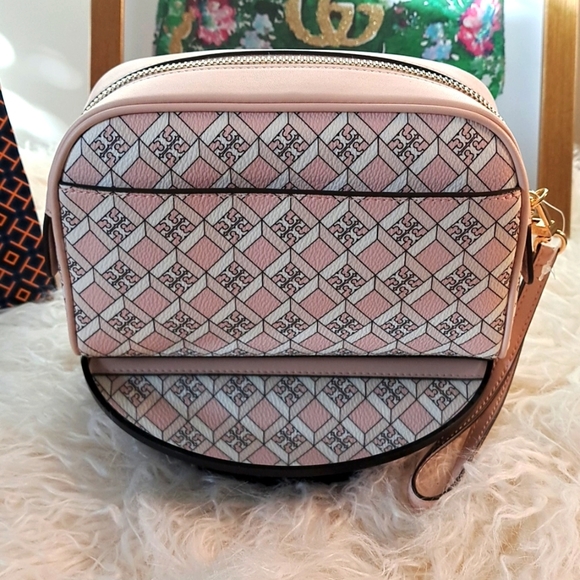 Tory Burch NWOTs Geo Essential Pouch - Picture 1 of 7